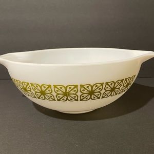 Pyrex Mixing Bowl 4 Q